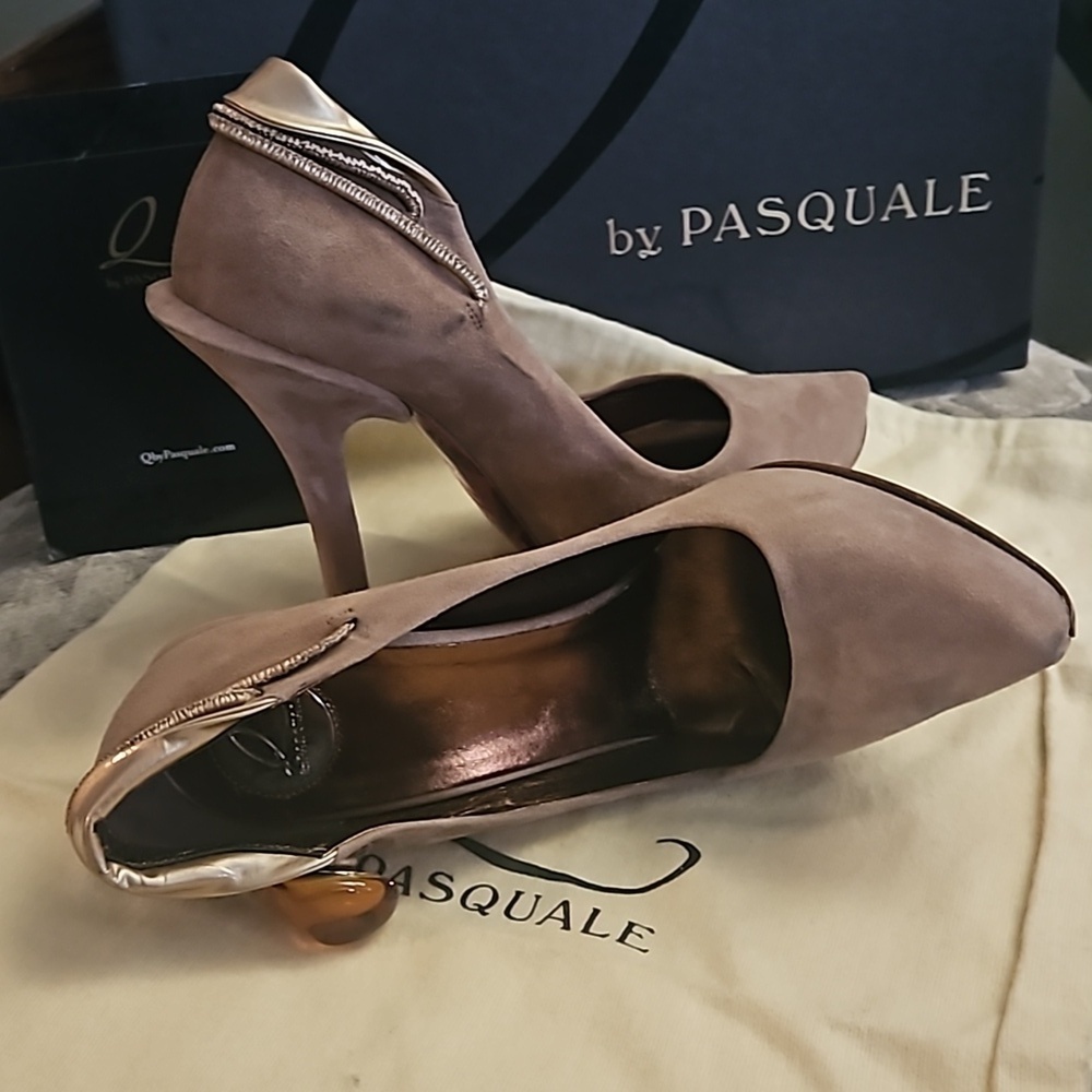 Q by Pasquale Soft Pink Suede Italian made heels size 36 NIB See Description Plz - Picture 7 of 16